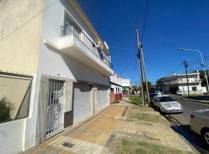 Casa · 244m² · 4 Ambientes · 1 Cochera