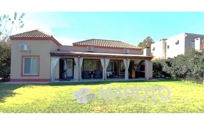 Casa · 170m² · 4 Ambientes · 2 Cocheras