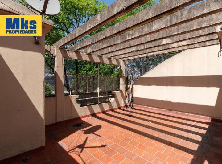 Casa · 150m² · 6 Ambientes · 2 Cocheras