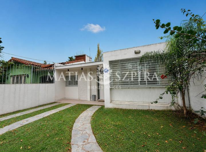 Casa · 70m² · 3 Ambientes · 2 Cocheras