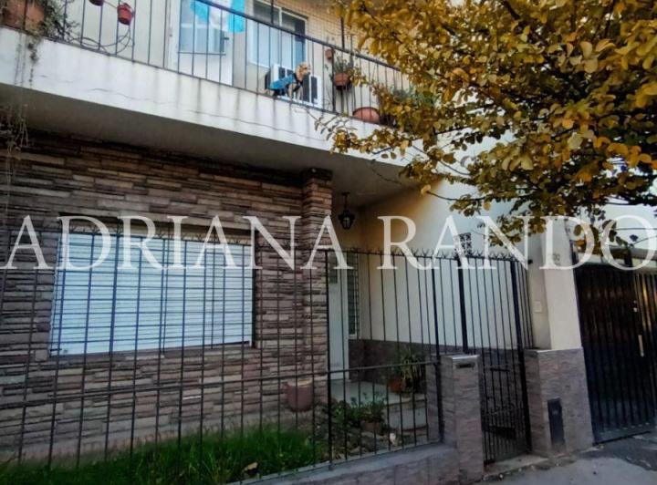 Casa · 175m² · 6 Ambientes · 1 Cochera