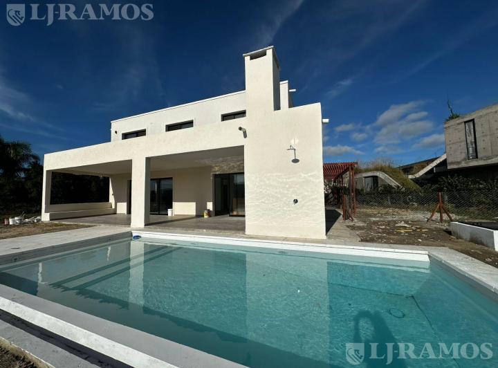 Casa · 1000m² · 6 Ambientes