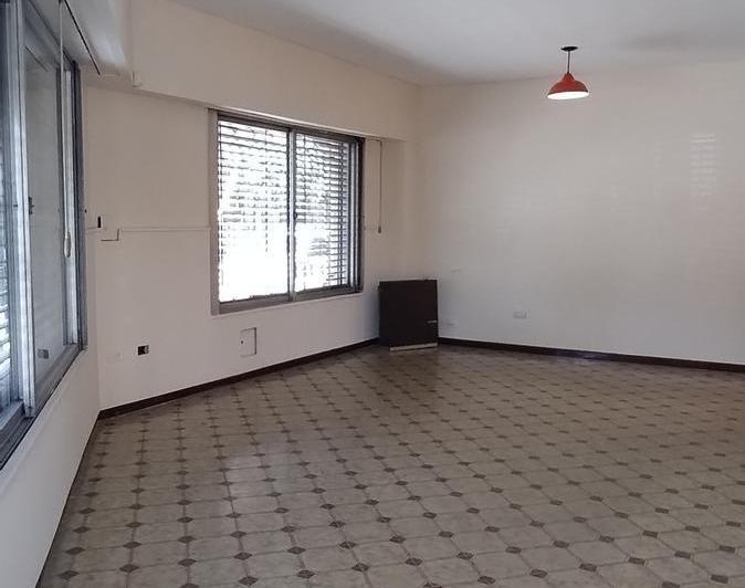 Casa · 94m² · 3 Ambientes · 1 Cochera