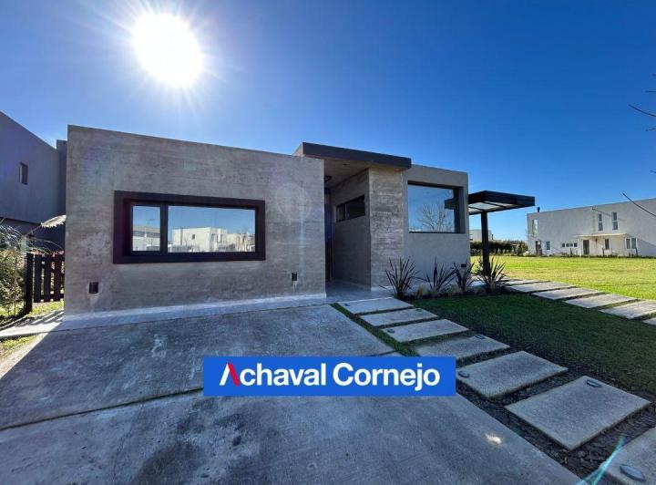 Casa · 161m² · 4 Ambientes · 1 Cochera