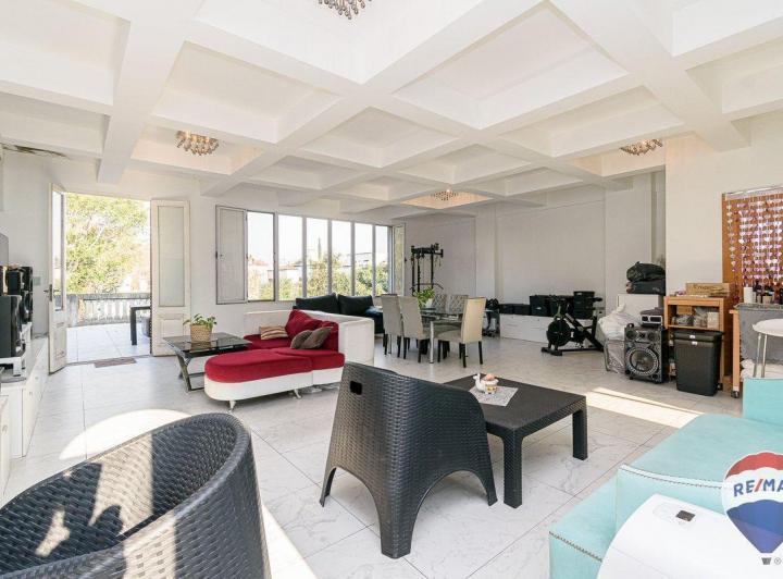 Casa · 511m² · 10 Ambientes · 4 Cocheras