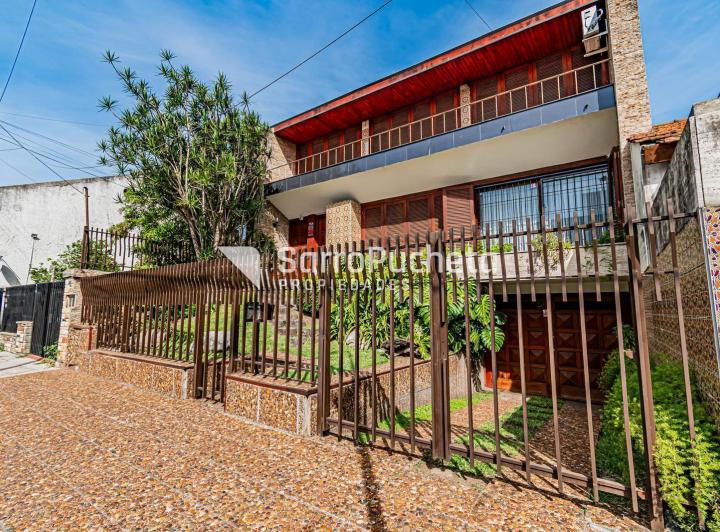 Casa · 350m² · 6 Ambientes · 4 Cocheras