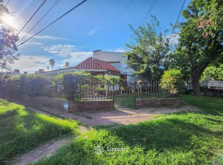 Casa · 140m² · 5 Ambientes · 1 Cochera