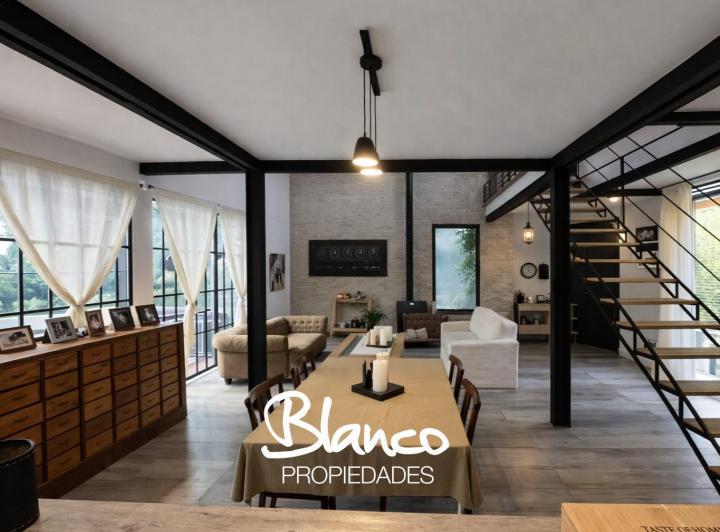Casa · 220m² · 4 Ambientes · 1 Cochera