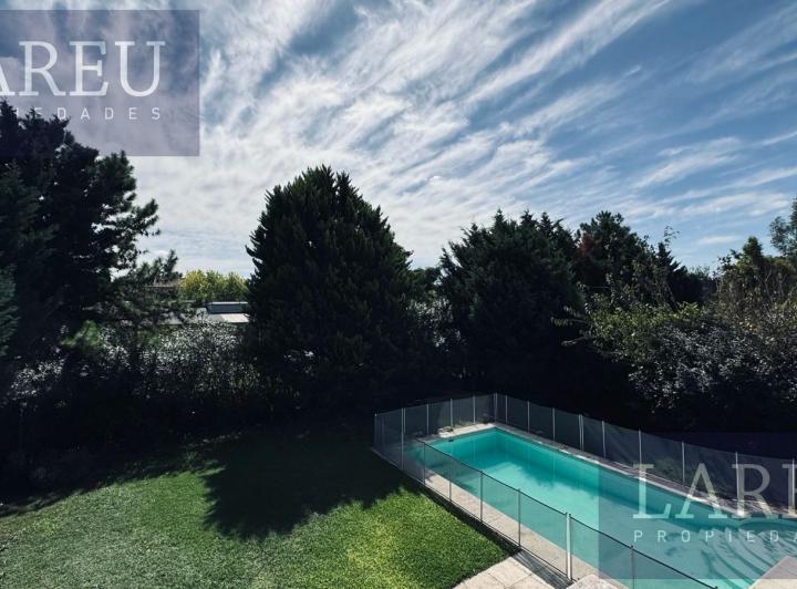 Casa · 236m² · 5 Ambientes · 1 Cochera