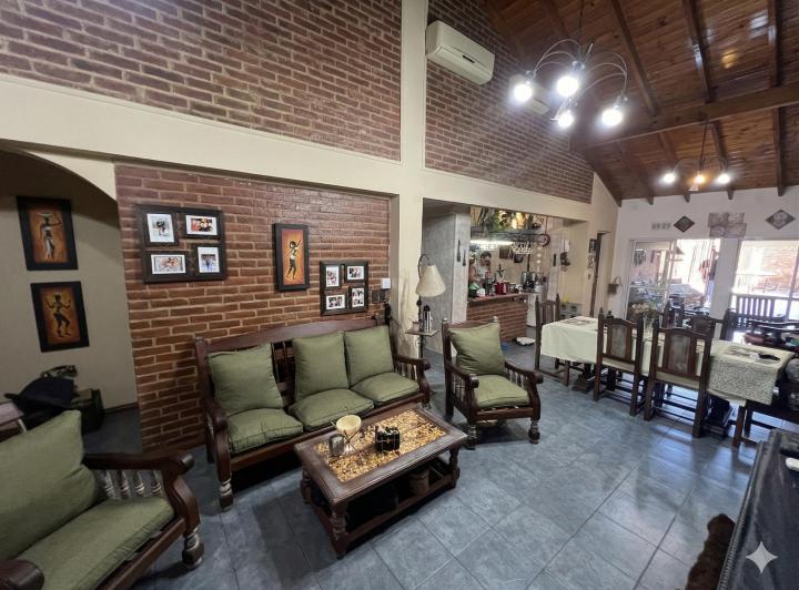 Casa · 254m² · 5 Ambientes · 2 Cocheras