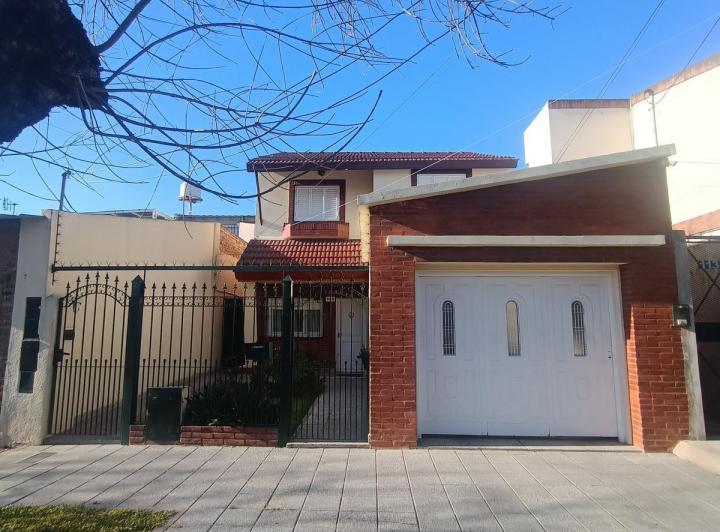 Casa · 150m² · 4 Ambientes · 1 Cochera