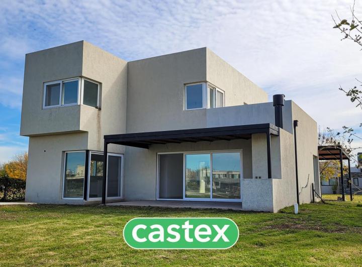 Casa · 196m² · 4 Ambientes · 2 Cocheras