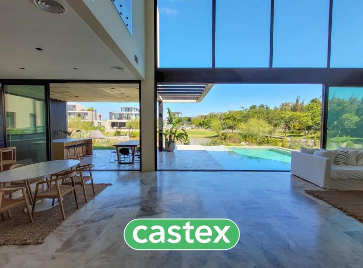 Casa · 480m² · 6 Ambientes · 2 Cocheras