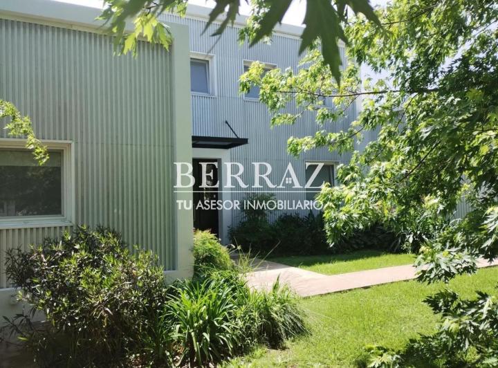 Casa · 239m² · 6 Ambientes · 1 Cochera