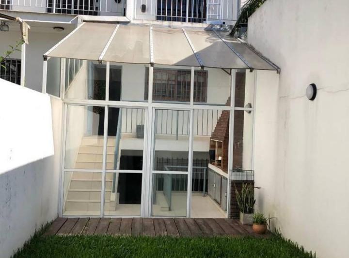 Casa · 250m² · 4 Ambientes · 2 Cocheras