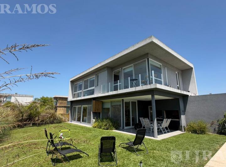 Casa · 184m² · 4 Ambientes