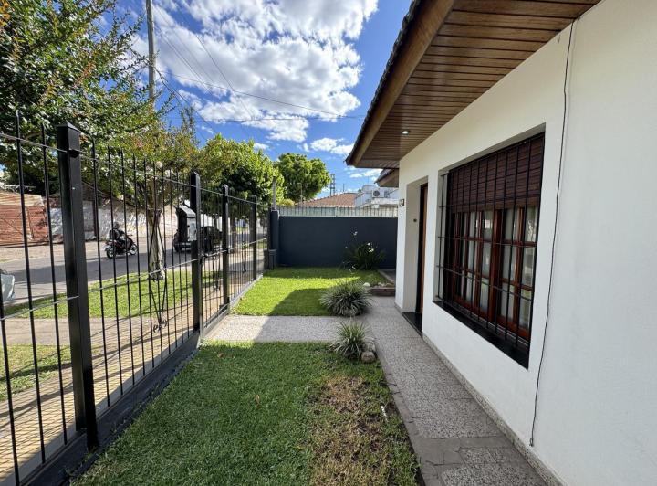 Casa · 100m² · 3 Ambientes · 1 Cochera