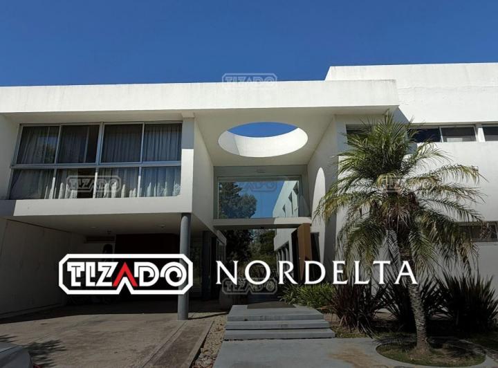 Casa · 400m² · 9 Ambientes