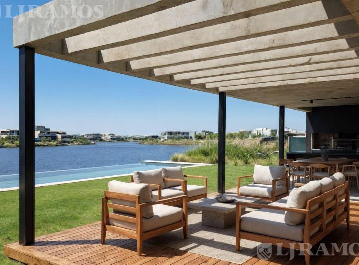 Casa · 286m² · 7 Ambientes