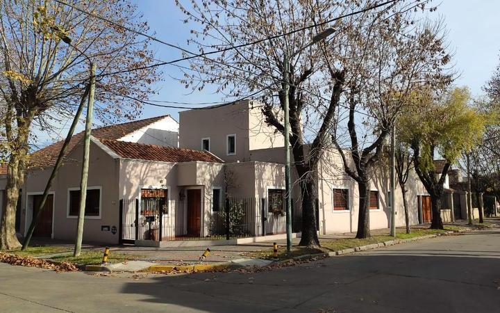Casa · 223m² · 5 Ambientes · 3 Cocheras