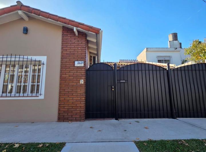 Casa · 120m² · 4 Ambientes · 2 Cocheras