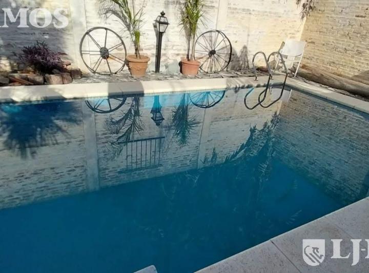 Casa · 60m² · 2 Ambientes · 2 Cocheras