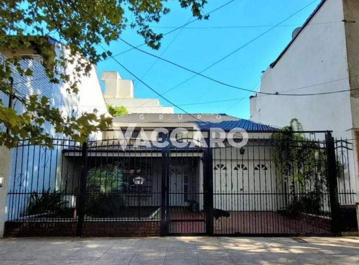 Casa · 225m² · 5 Ambientes · 2 Cocheras