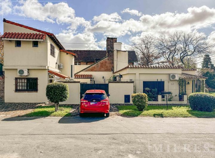 Casa · 167m² · 4 Dormitorios · 1 Cochera