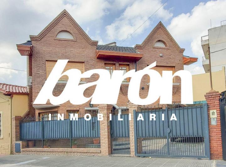 Casa · 105m² · 4 Ambientes · 1 Cochera