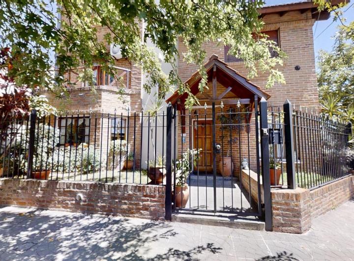 Casa · 152m² · 5 Ambientes · 1 Cochera