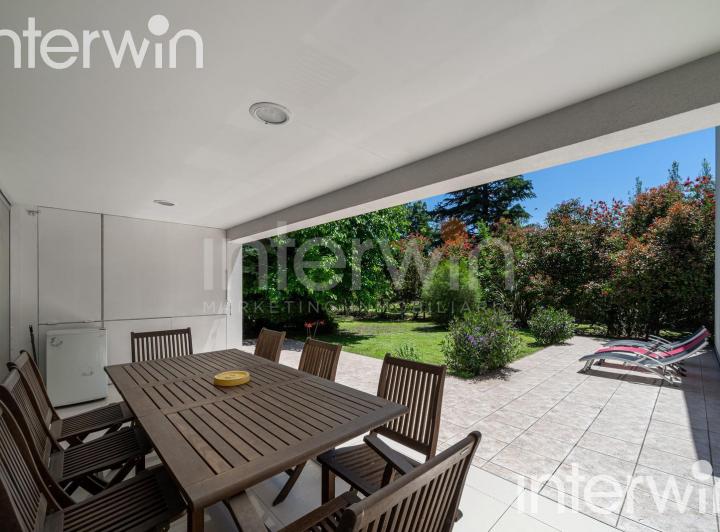 Casa · 280m² · 4 Ambientes · 2 Cocheras