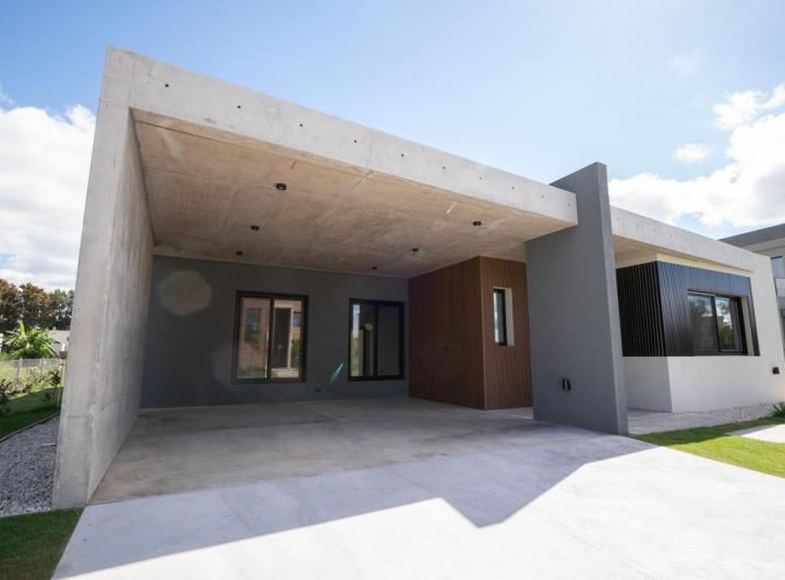 Casa · 224m² · 5 Ambientes · 2 Cocheras