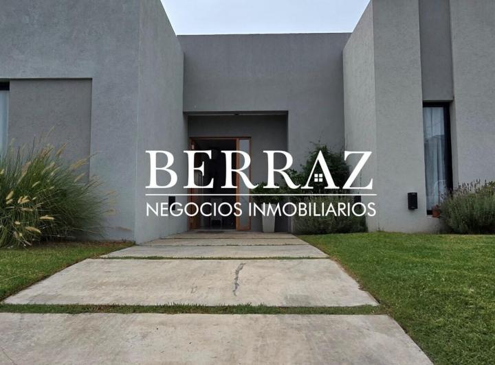 Casa · 153m² · 5 Ambientes · 2 Cocheras