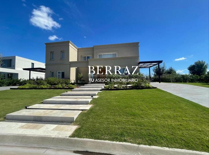 Casa · 323m² · 9 Ambientes · 1 Cochera