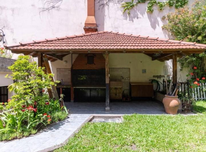 Casa · 346m² · 3 Dormitorios · 5 Cocheras