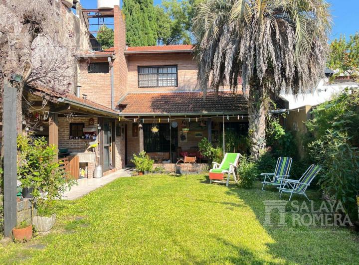 Casa · 182m² · 4 Ambientes · 1 Cochera