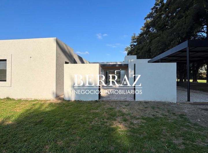 Casa · 265m² · 6 Ambientes · 2 Cocheras