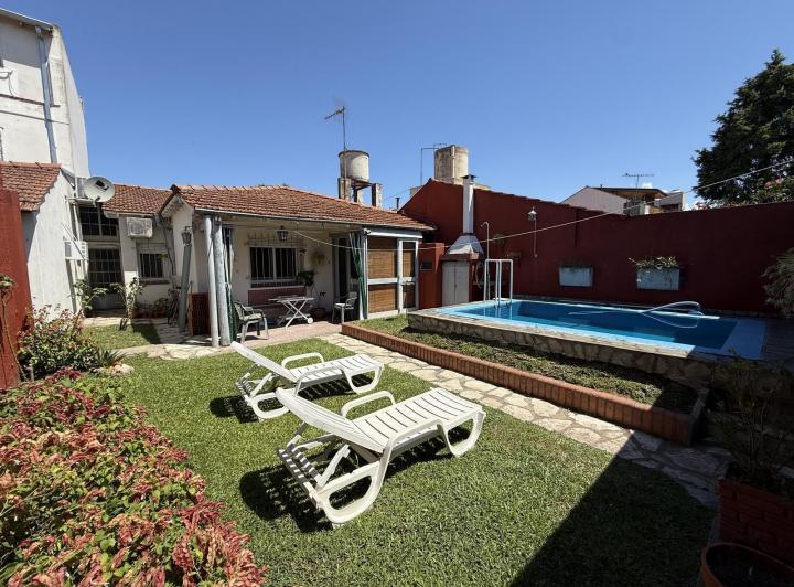 Casa · 160m² · 4 Ambientes · 1 Cochera