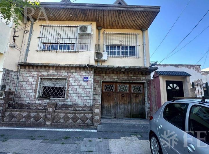 Casa · 183m² · 7 Ambientes · 1 Cochera