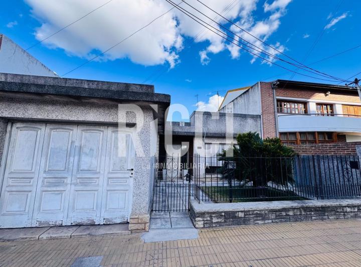Casa · 90m² · 3 Ambientes · 2 Cocheras
