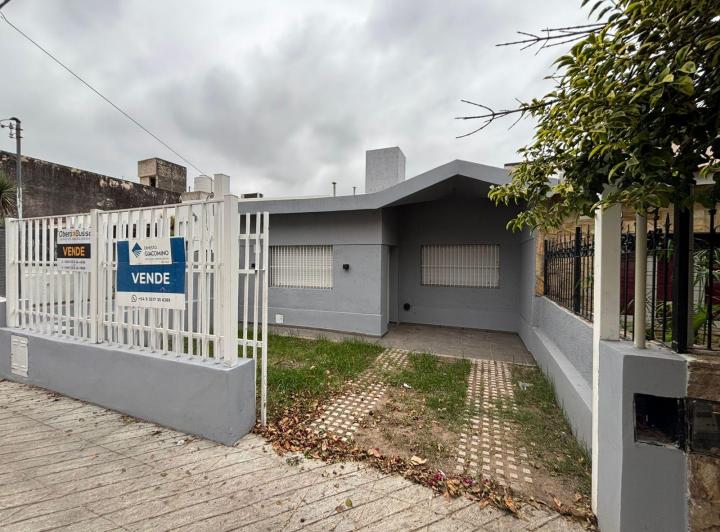 Casa · 75m² · 4 Ambientes · 1 Cochera