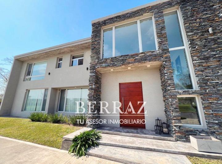 Casa · 283m² · 5 Ambientes · 2 Cocheras