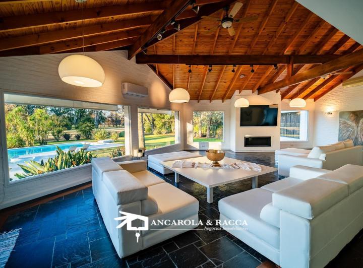Casa · 511m² · 10 Ambientes · 4 Cocheras