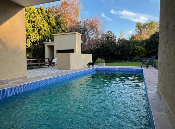 Casa · 160m² · 3 Ambientes · 3 Cocheras