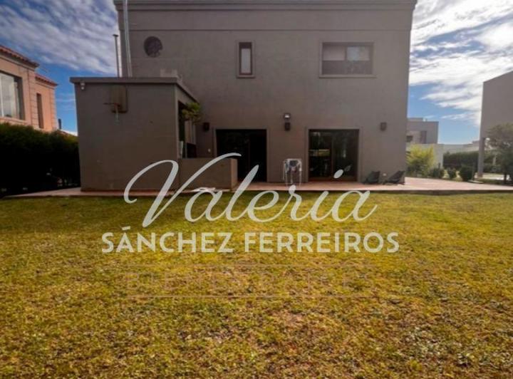 Casa · 200m² · 4 Ambientes