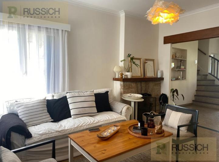 Casa · 162m² · 5 Ambientes · 1 Cochera