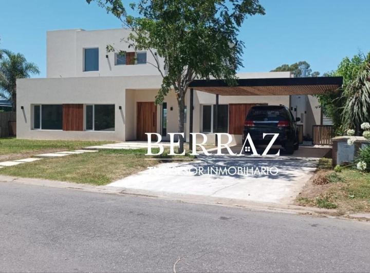 Casa · 225m² · 6 Ambientes · 2 Cocheras
