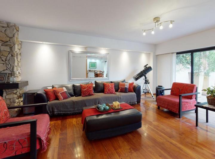 Casa · 400m² · 7 Ambientes · 4 Cocheras