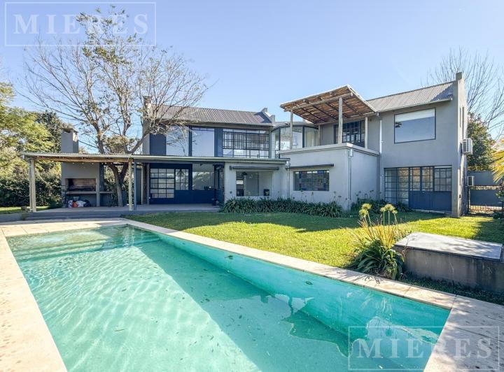 Casa · 178m² · 7 Ambientes