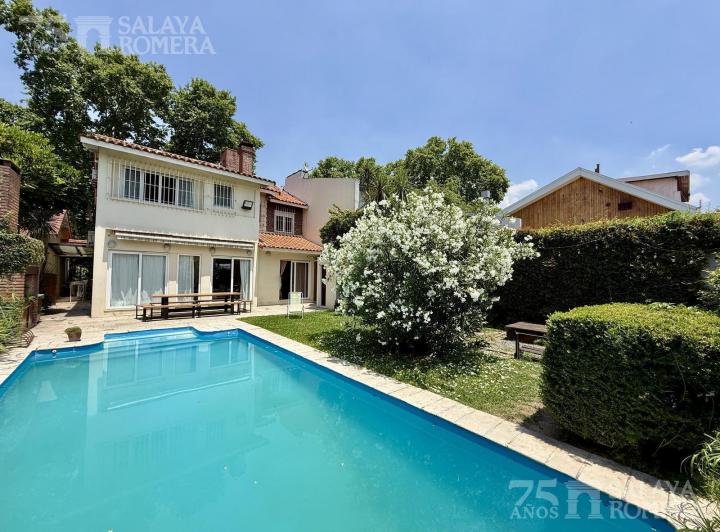 Casa · 290m² · 6 Ambientes · 2 Cocheras